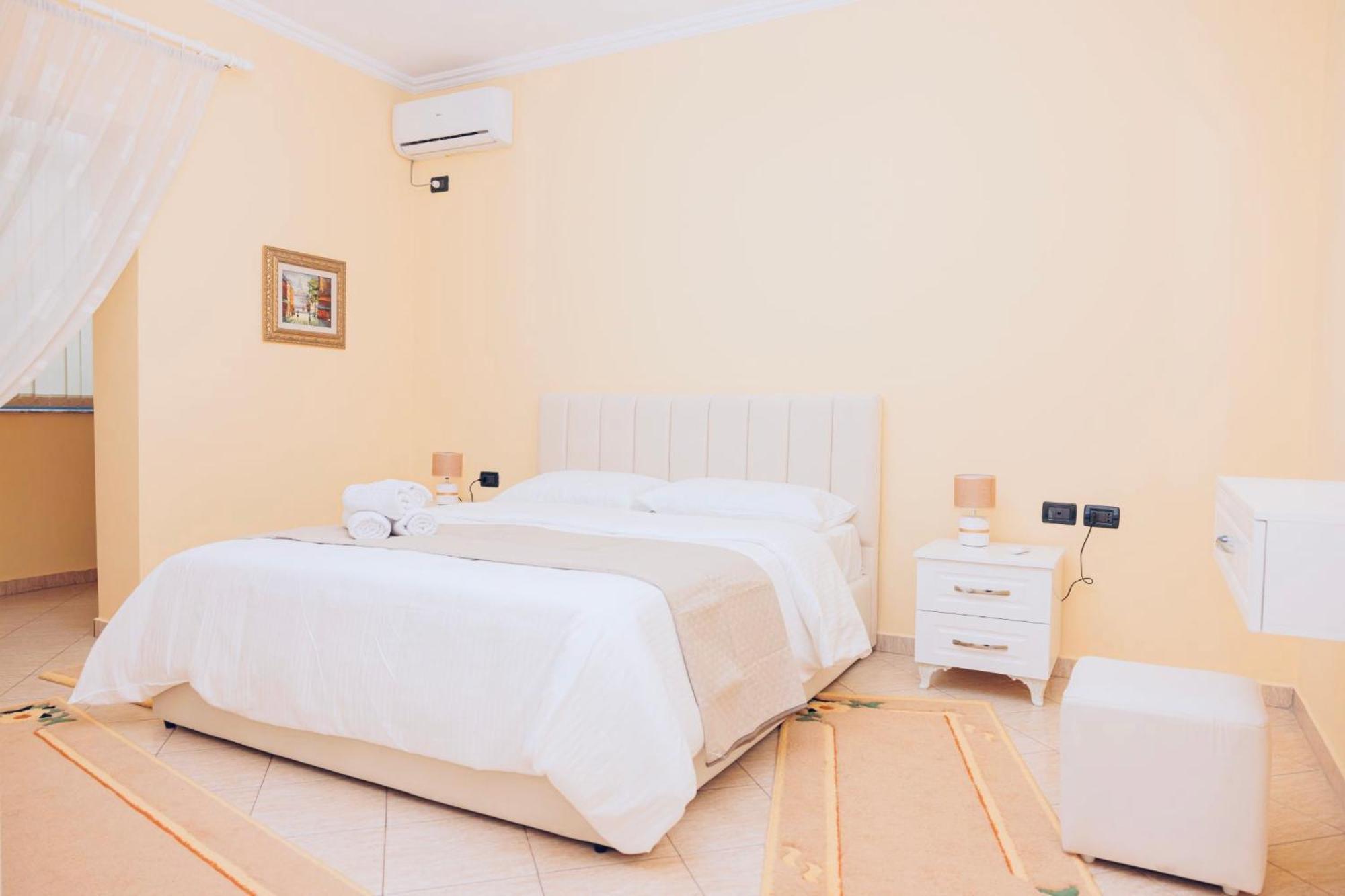Heart Of Tirana Villa Buitenkant foto